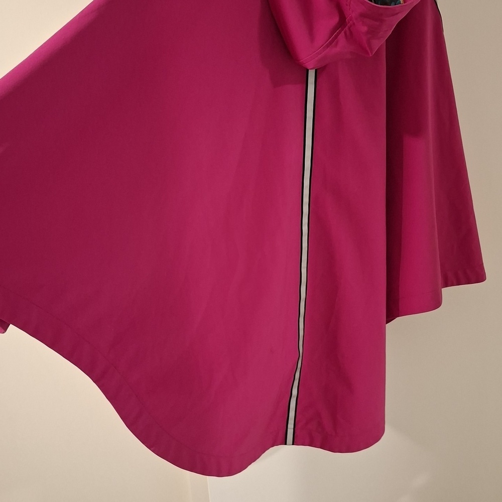 Moojoes Fuchsia Reflective Rain Poncho with Floral Print Hood (Regular) - Picture 8 of 12